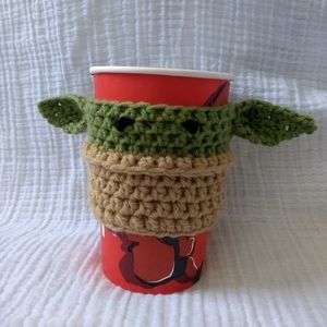Baby alien cup cozy